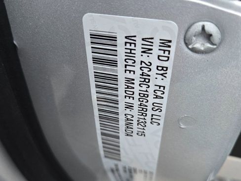 Used 2024 Chrysler Pacifica Touring-L image 13