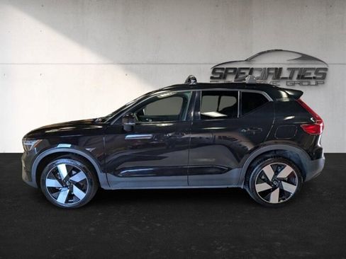 Used 2023 Volvo XC40 Recharge Ultimate image 7