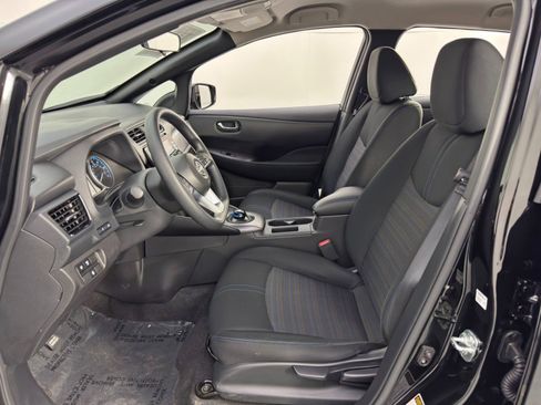 Used 2025 Nissan Leaf S image 15