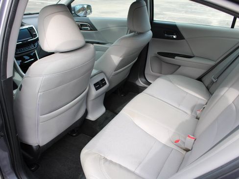 Used 2016 Honda Accord EX-L image 15