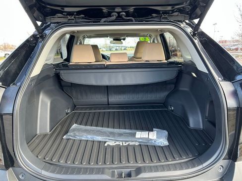 Used 2025 Toyota RAV4 XLE w/ Convenience Package image 27