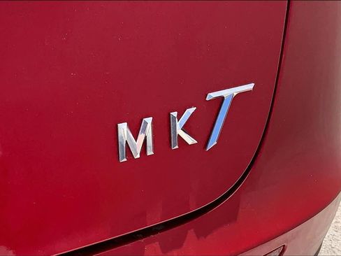 Used 2010 Lincoln MKT 2WD image 7