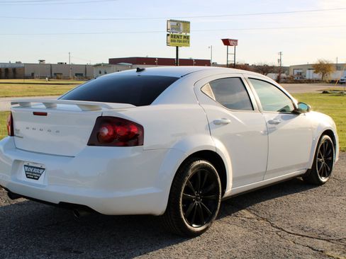 Used 2013 Dodge Avenger SE image 18