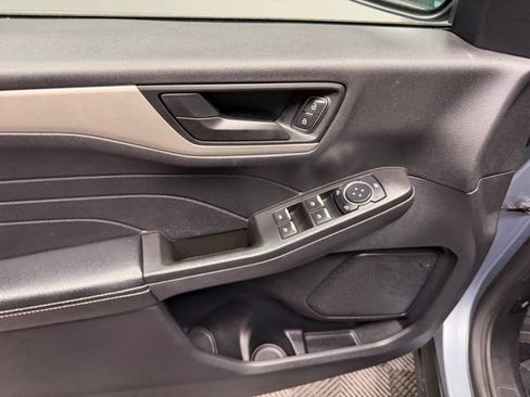 Used 2022 Ford Escape SE w/ Convenience Package FWD image 15