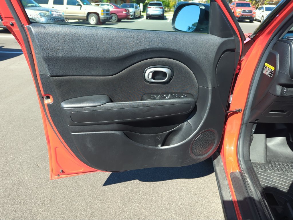 Used 2017 Kia Soul + w/ Designer's Package FWD image 18