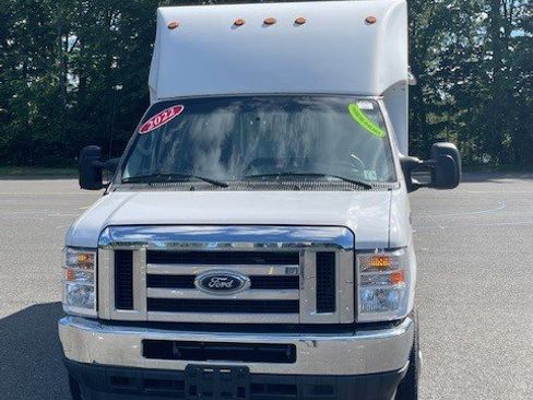 Used 2022 Ford E-350 and Econoline 350 Super Duty w/ Power Windows & Locks Group RWD image 3