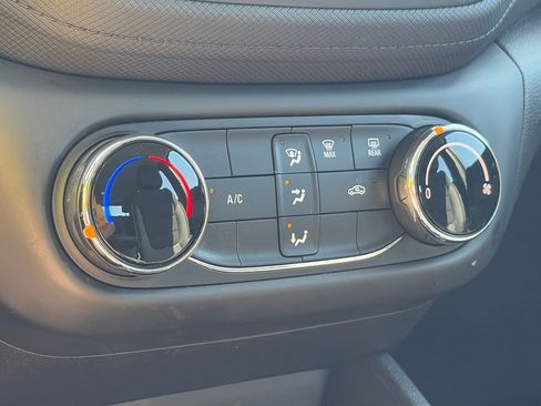 Used 2023 Chevrolet TrailBlazer LS FWD image 21