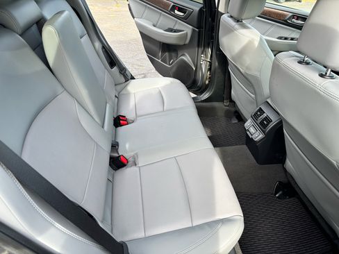 Used 2018 Subaru Outback 2.5i Limited image 10