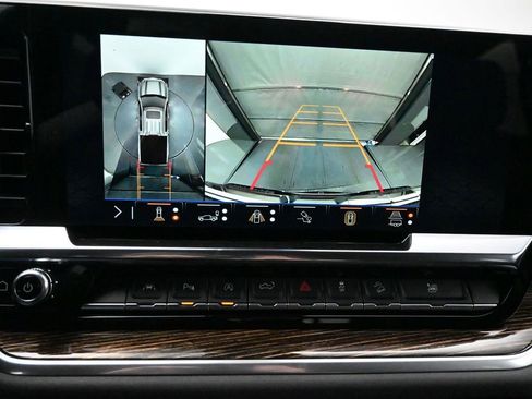 New 2026 GMC Sierra 1500 SLE image 14