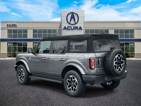 Used 2024 Ford Bronco Outer Banks image 3