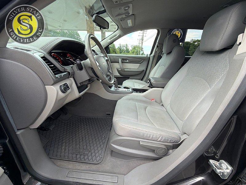 Used 2016 GMC Acadia SLE FWD image 11