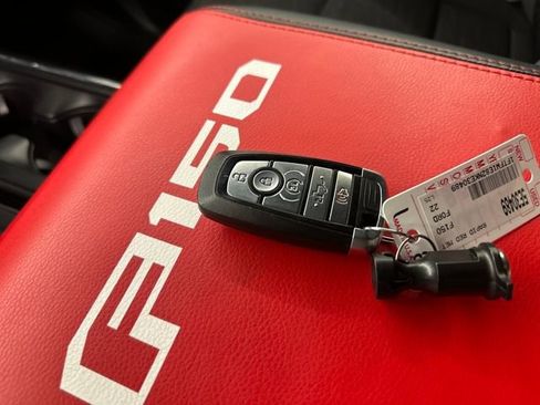 Certified 2022 Ford F150 XLT w/ Equipment Group 302A High image 33