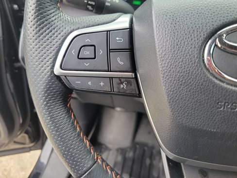 Used 2024 Toyota Sienna XSE w/ XSE Premium Package FWD image 24