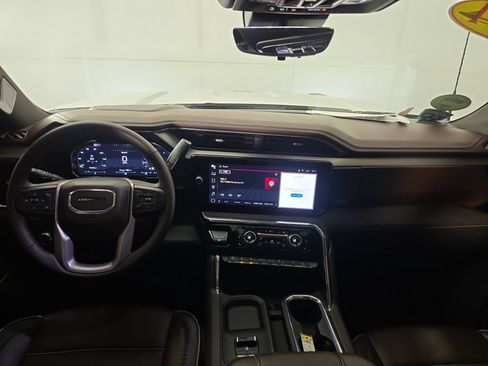 Used 2024 GMC Sierra 2500 Denali w/ Denali Reserve Package AWD/4WD image 14