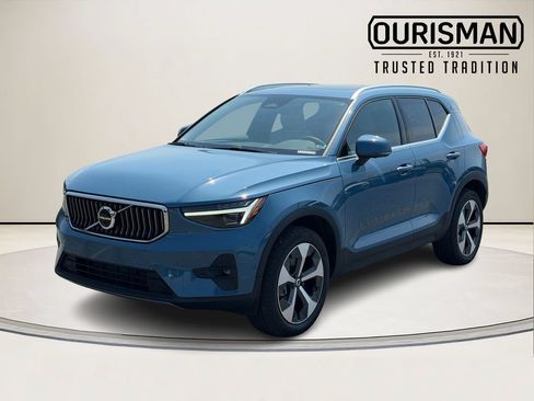 Certified 2024 Volvo XC40 B5 Plus w/ Protection Package Premier AWD/4WD image 5