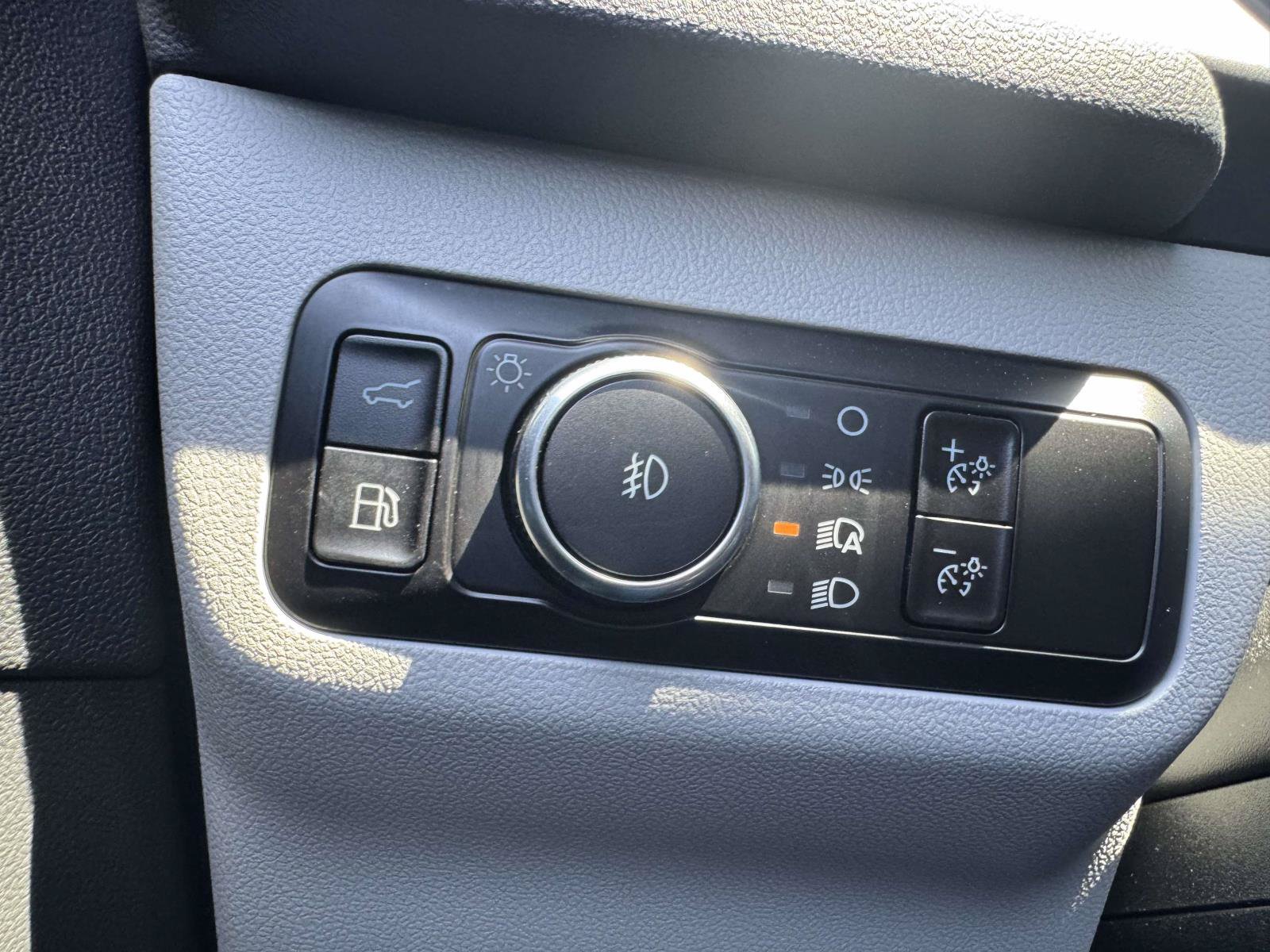 New 2023 Ford Escape SE w/ PHEV Premium Package FWD image 27