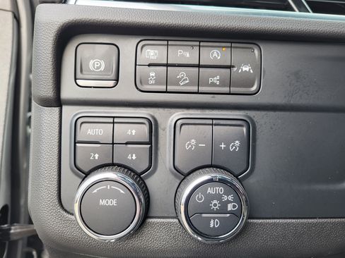 Certified 2025 Chevrolet Tahoe Z71 image 33