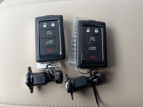 Used 2025 Jeep Grand Cherokee Limited image 37