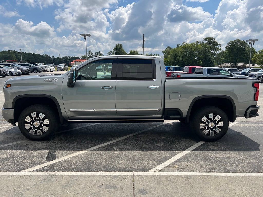 Used 2024 Chevrolet Silverado 2500 High Country w/ High Country Premium Package AWD/4WD image 25