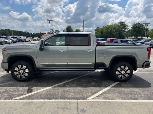 Used 2024 Chevrolet Silverado 2500 High Country w/ High Country Premium Package AWD/4WD image 25