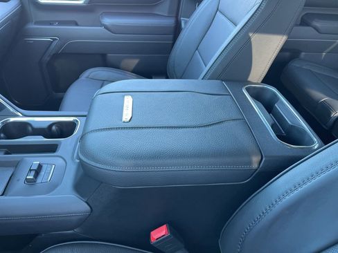 Used 2025 GMC Sierra 3500 Denali w/ Denali Reserve Package image 15