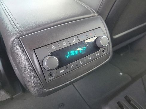 Used 2016 Chevrolet Traverse LT image 26