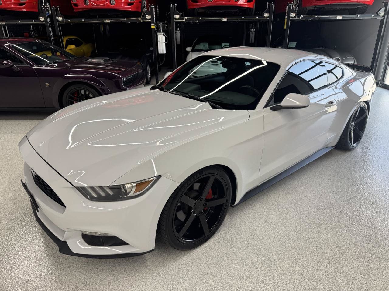 Used 2016 Ford Mustang Coupe RWD image 4