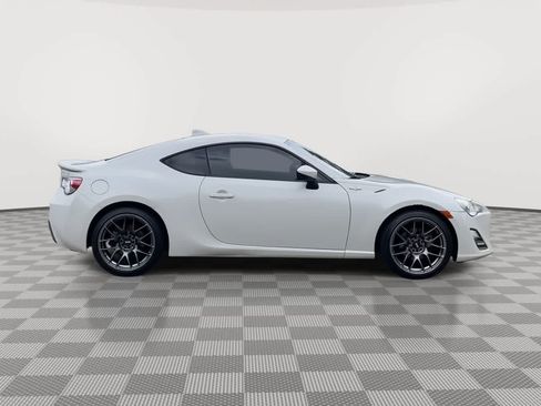 Used 2015 Scion FR-S RWD image 9
