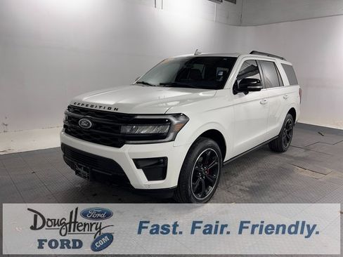 Used 2023 Ford Expedition Limited image 1