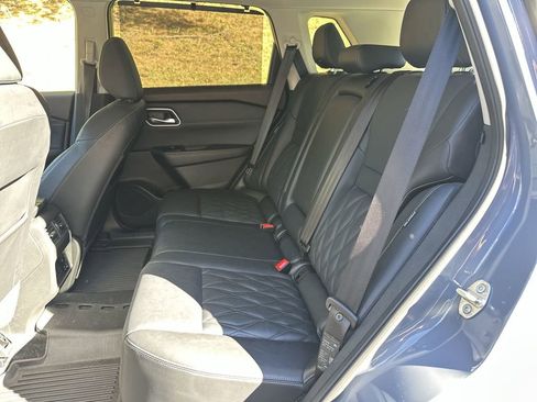 Used 2021 Nissan Rogue Platinum image 27