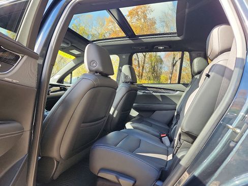 Used 2020 Cadillac XT6 Premium Luxury image 11