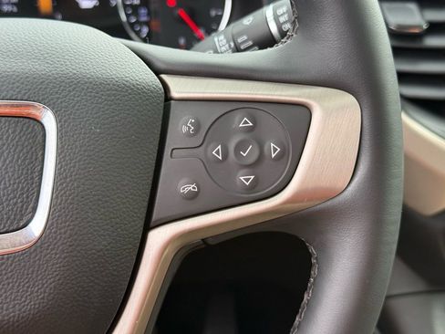 Used 2023 GMC Acadia Denali w/ Denali Technology Package image 40