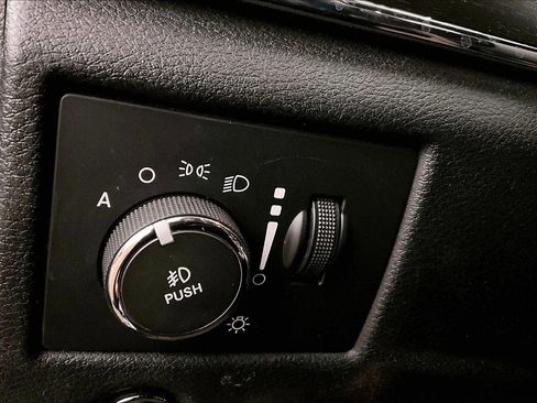 Used 2015 Jeep Grand Cherokee Limited image 31