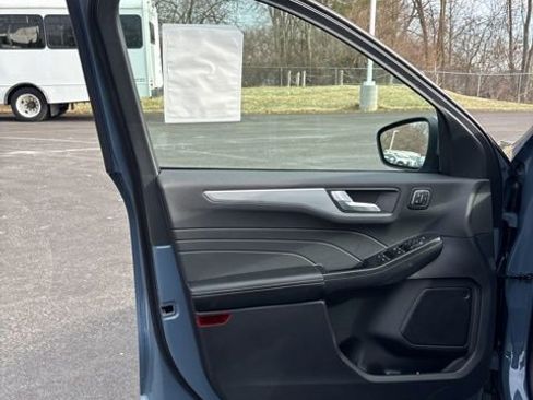 New 2026 Ford Escape Platinum w/ Class II Trailer Tow Package image 15