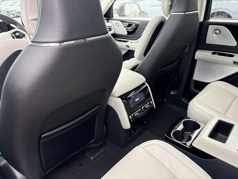 New 2026 Lincoln Aviator Reserve image 17