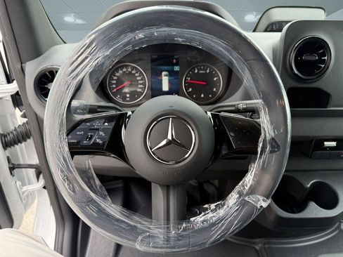 New 2025 Mercedes-Benz Sprinter 2500 image 9