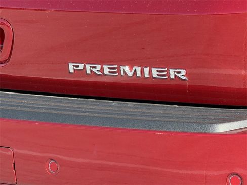 New 2026 Chevrolet Suburban Premier image 6