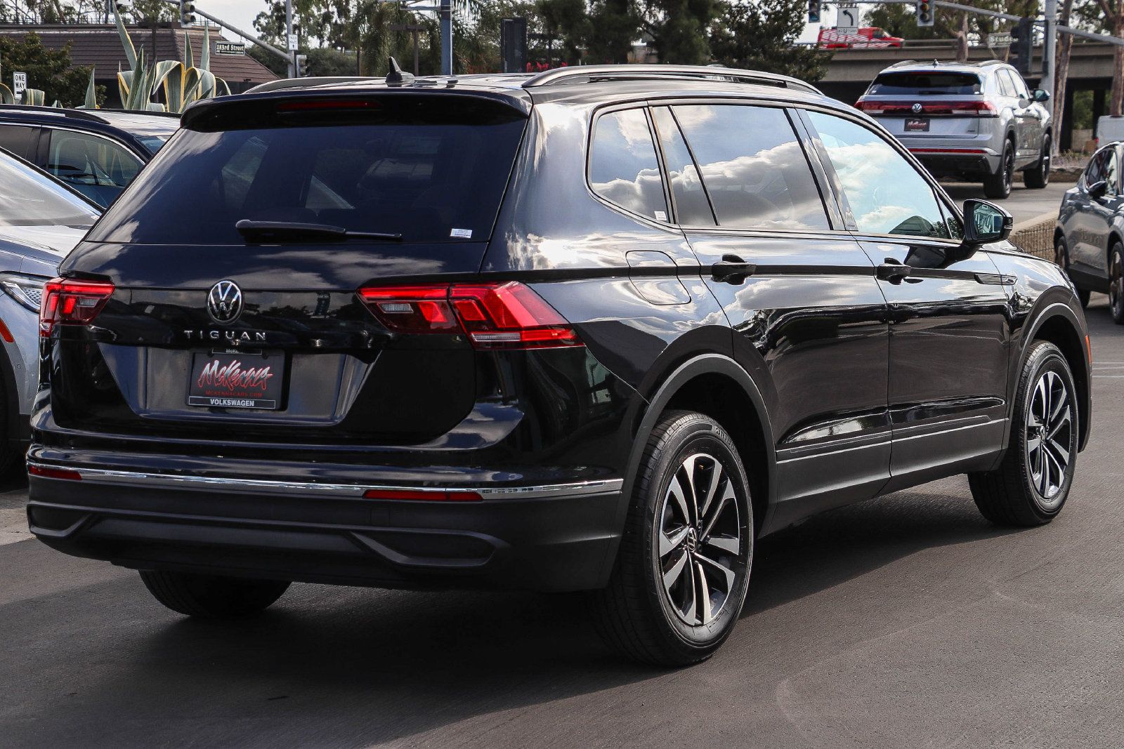 Used 2022 Volkswagen Tiguan S FWD image 6