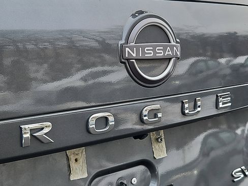 Certified 2023 Nissan Rogue SV image 29