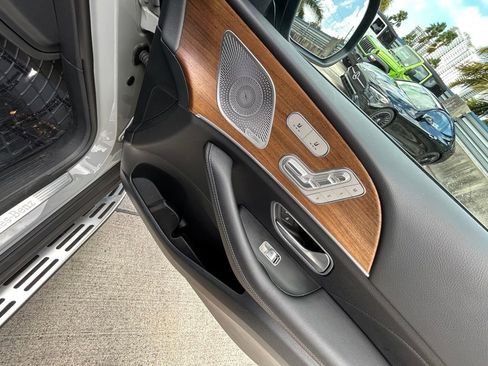 Used 2024 Mercedes-Benz GLS 450 4MATIC w/ AMG Line Exterior image 31