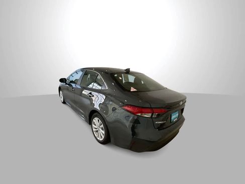 Used 2025 Toyota Corolla XLE image 6