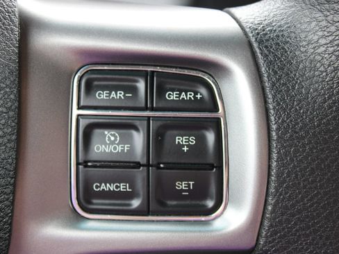 Used 2021 RAM 1500 Classic SLT AWD/4WD image 17