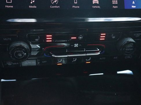 New 2025 Jeep Grand Cherokee Limited image 8