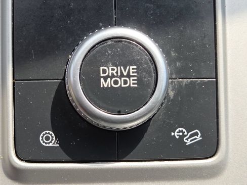 Used 2021 Ford Explorer Limited w/ Hybrid Equipment Group 310A AWD/4WD image 10