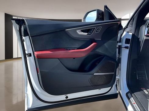 Used 2024 Audi SQ8 Premium Plus w/ Executive Package image 20