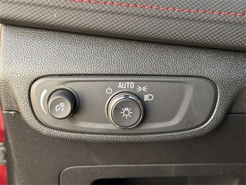 Certified 2025 Chevrolet TrailBlazer RS w/ Driver Confidence Package image 25