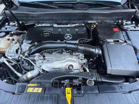 Used 2022 Mercedes-Benz GLB 250 4MATIC image 36