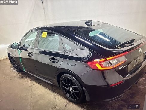Used 2022 Honda Civic Sport image 2