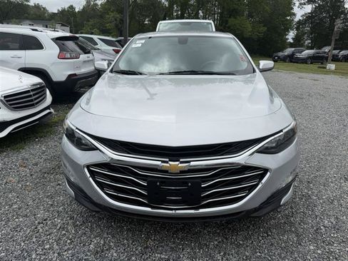 Used 2020 Chevrolet Malibu LT FWD image 2