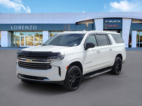 Used 2023 Chevrolet Suburban LT RWD image 1